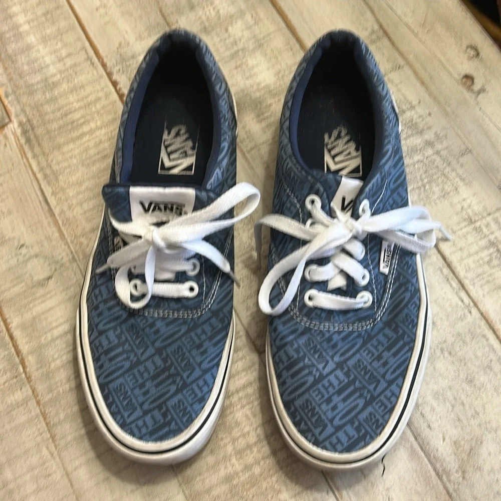 VANS MENS OFF THE WALL, BLUE, SIZE 7.5b, SLIP ON SNEAKERS